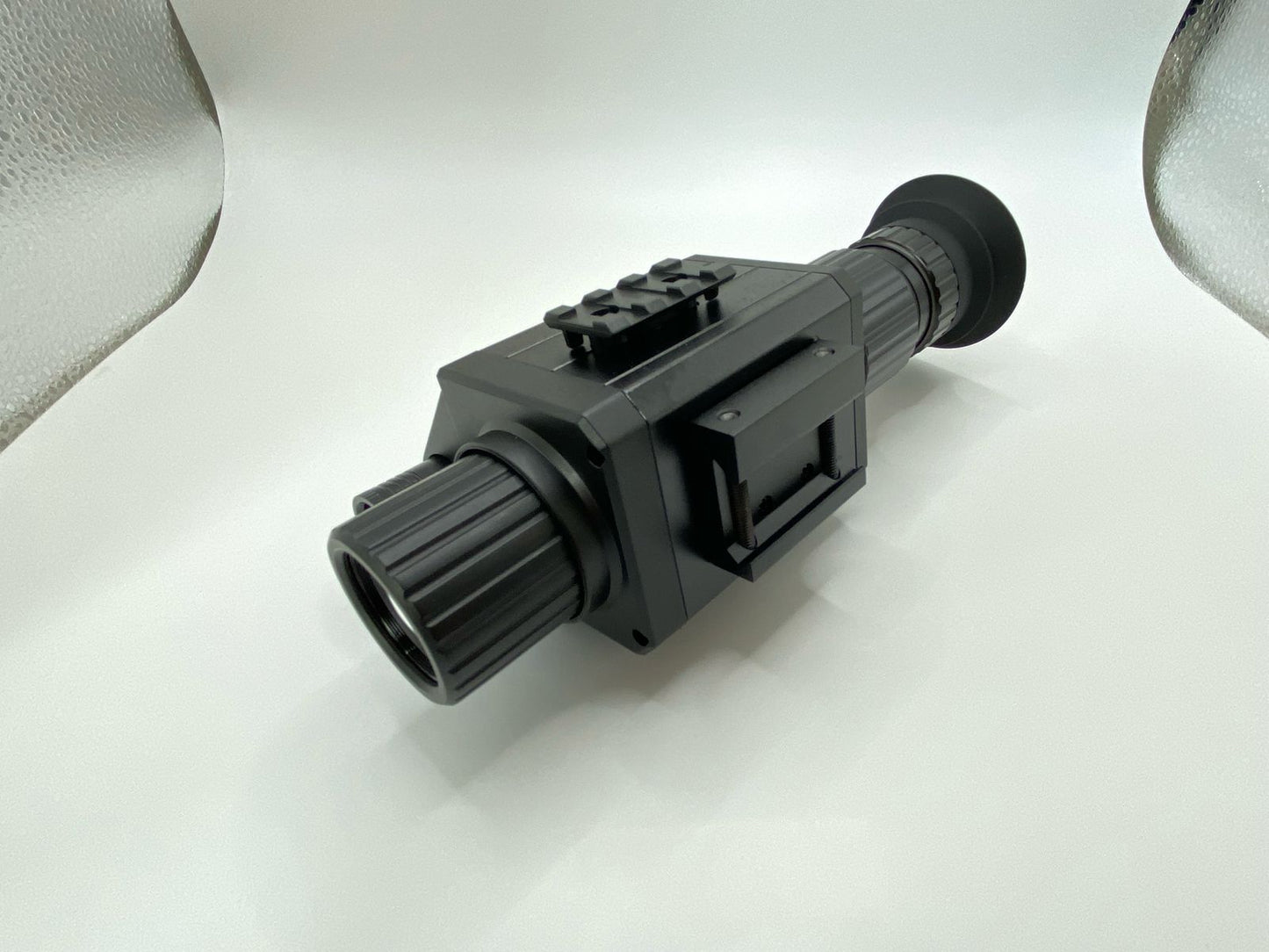Visión Nocturna Monocular M5