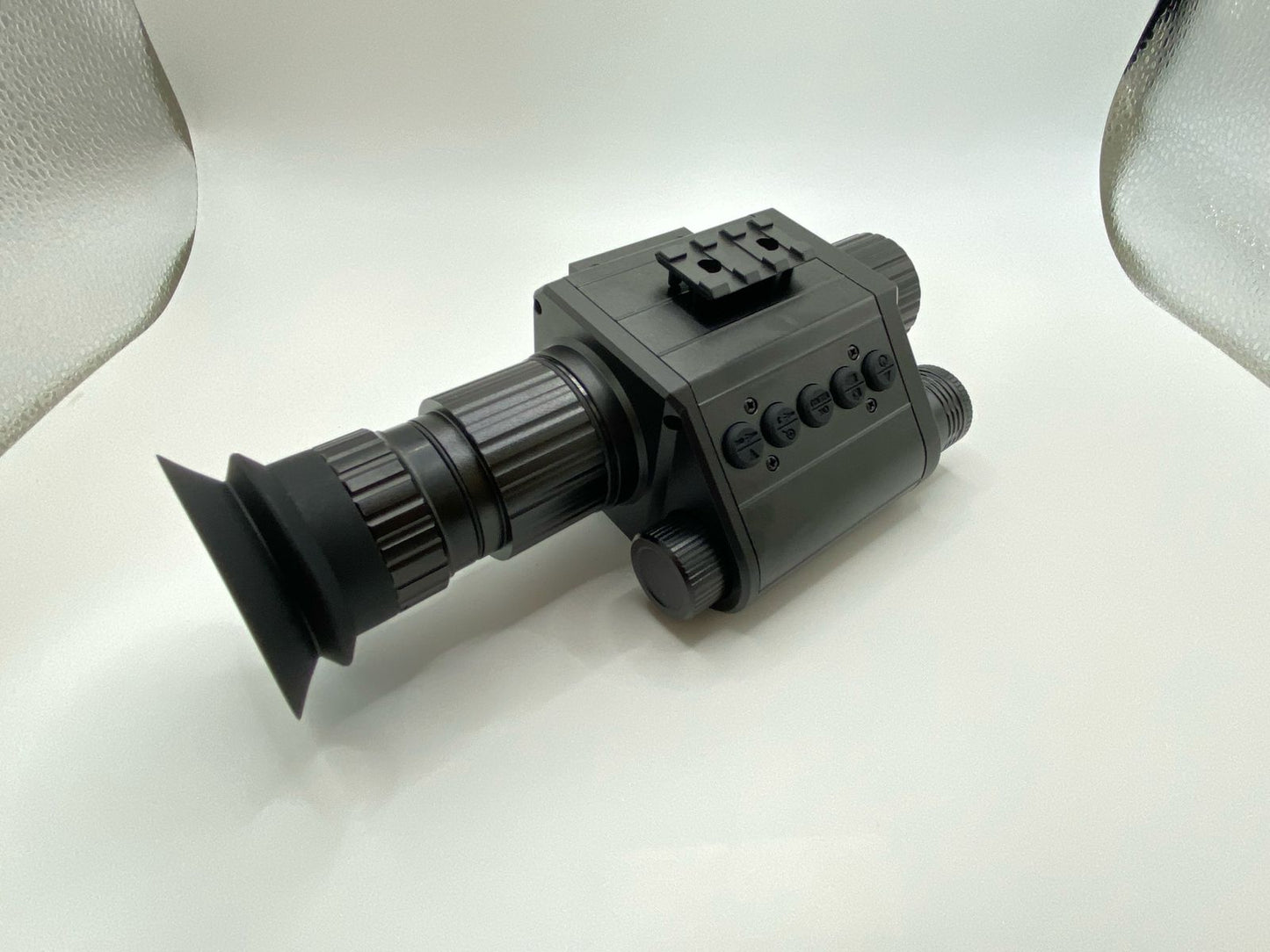 Visión Nocturna Monocular M5